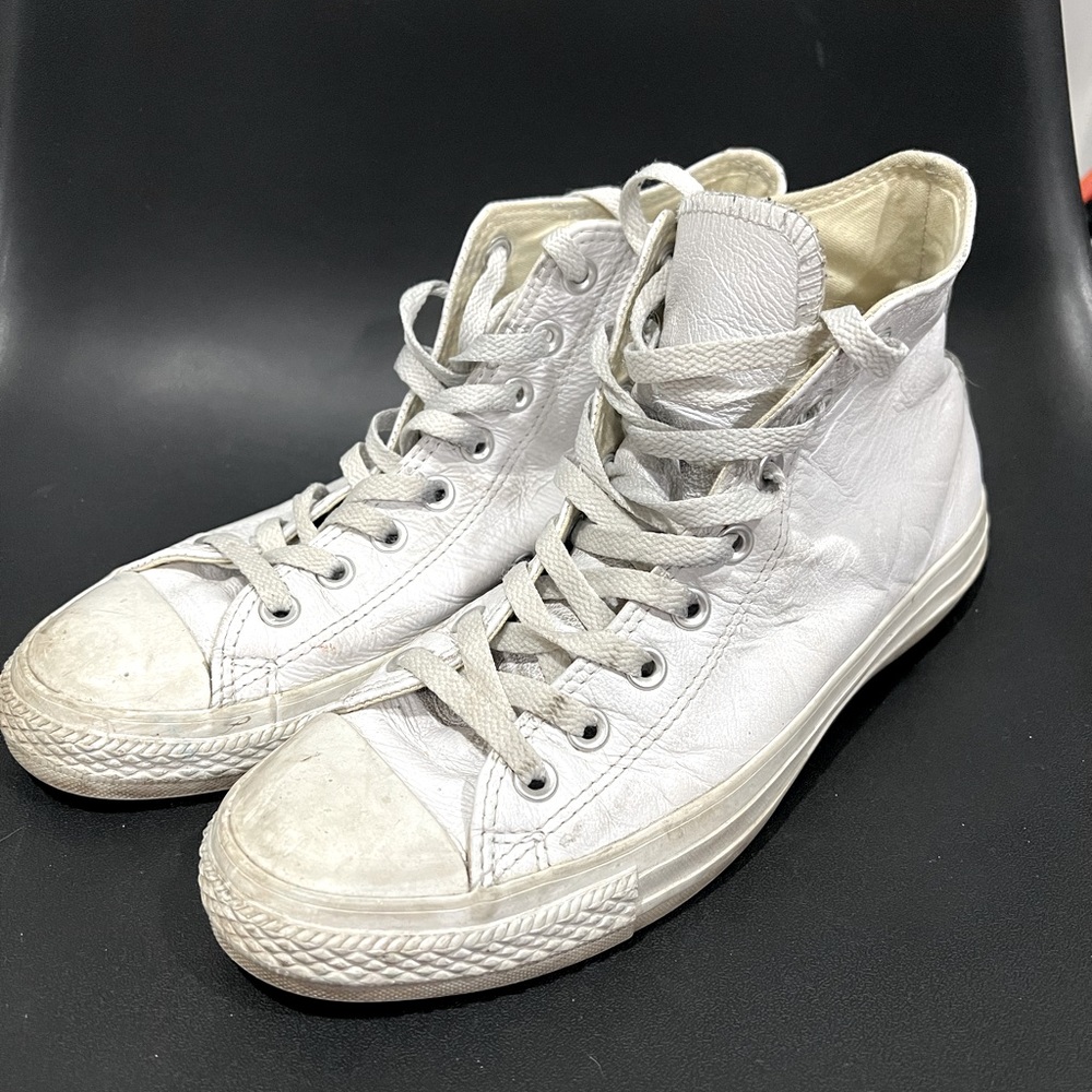 Converse Chuck Taylor All Star High Tops, White Leather (Men’s, Size: 8) 🔥